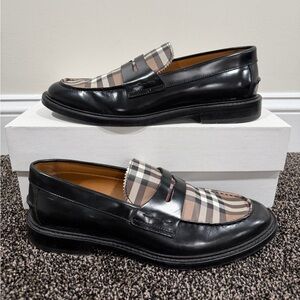 Burberry Vintage Checkered Nova Check Black Leather Loafer Shoes